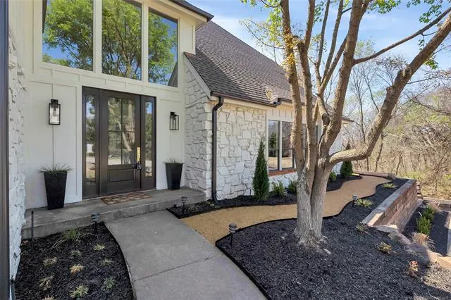 Photo 4 — 11016 S Jamestown Avenue, Tulsa, OK 74137