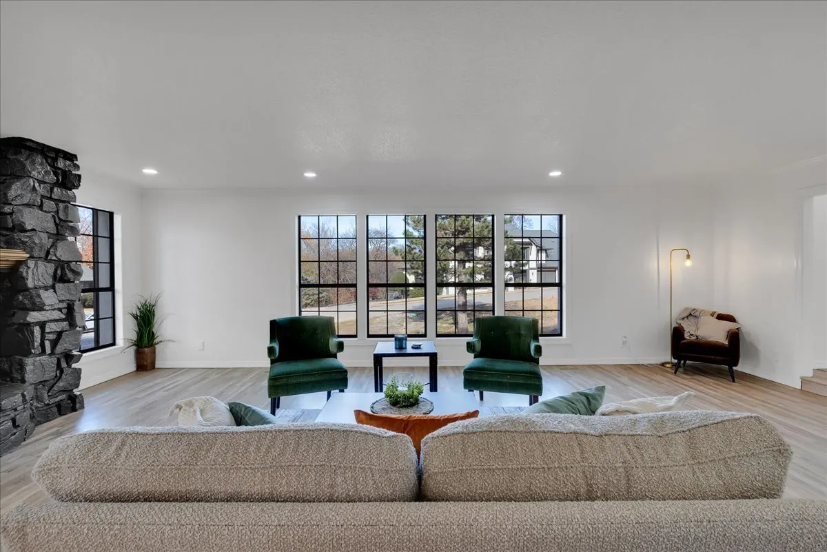 Photo 13 — 11016 S Jamestown Avenue, Tulsa, OK 74137