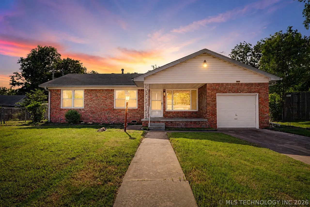 Front exterior — 528 S 106th EastAvenue, Tulsa, OK 74128