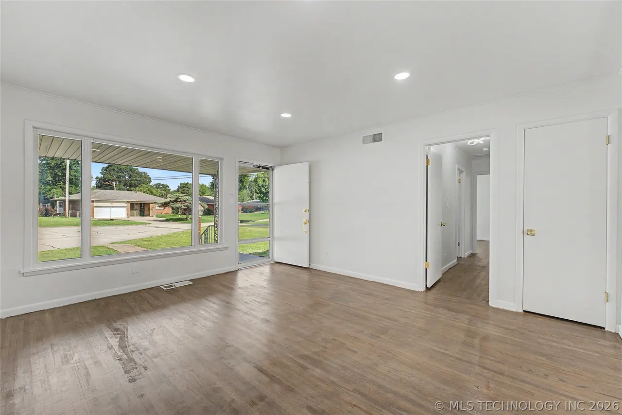 Photo 9 — 528 S 106th EastAvenue, Tulsa, OK 74128