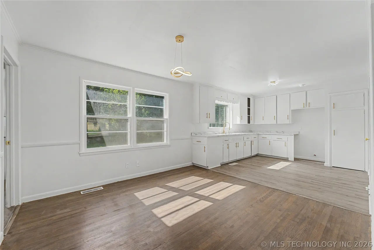 Photo 12 — 528 S 106th EastAvenue, Tulsa, OK 74128