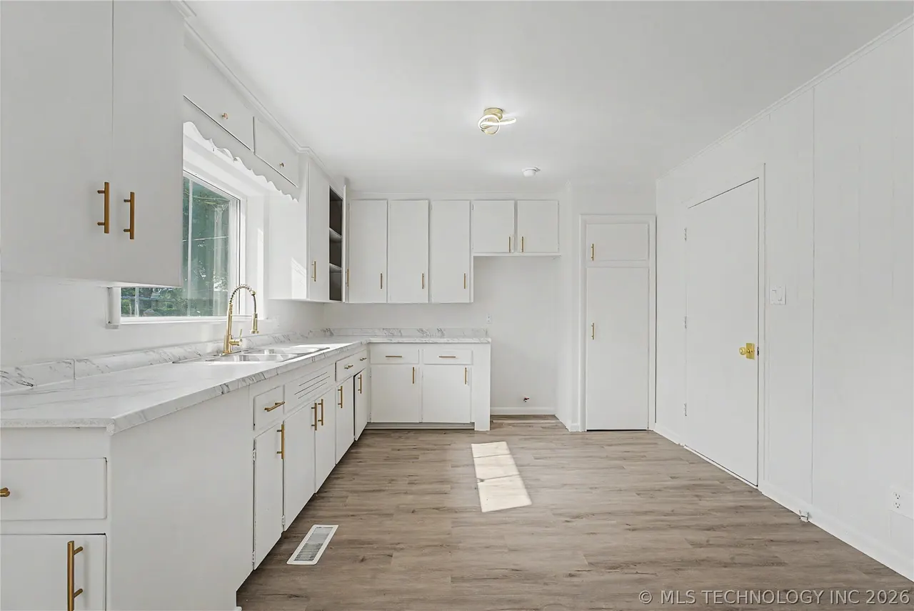 Photo 15 — 528 S 106th EastAvenue, Tulsa, OK 74128