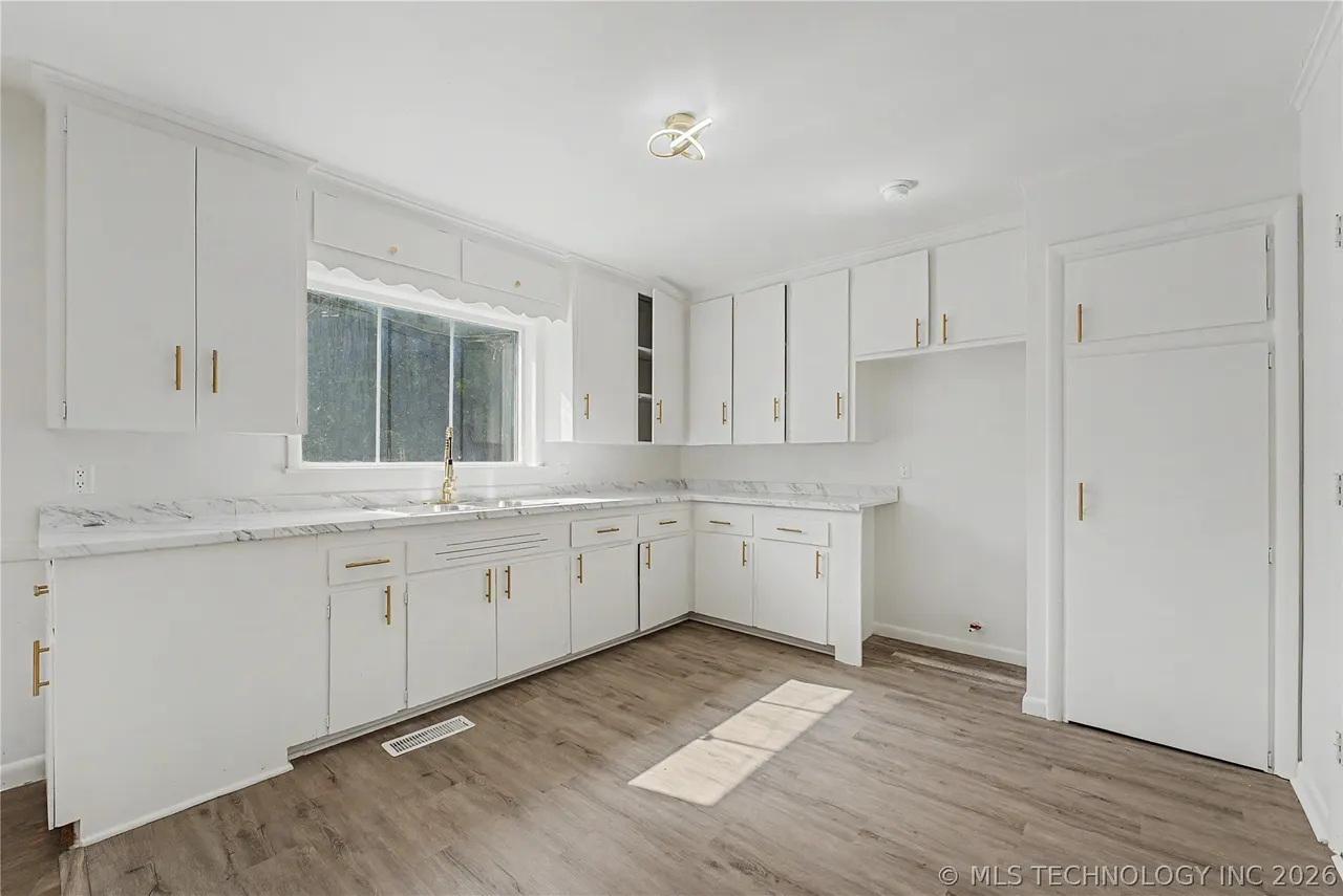 Photo 16 — 528 S 106th EastAvenue, Tulsa, OK 74128