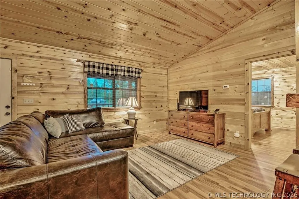 Photo 5 — 609 Canoe Road, Broken Bow, OK 74728