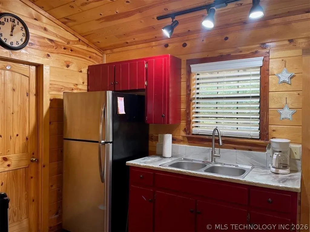Photo 8 — 609 Canoe Road, Broken Bow, OK 74728