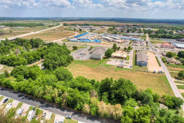 Photo 3 — 2600 S 4th Street, Chickasha, OK 73018