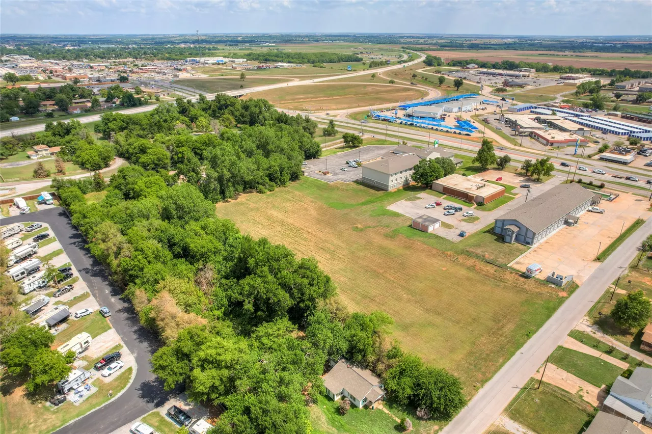 Photo 5 — 2600 S 4th Street, Chickasha, OK 73018