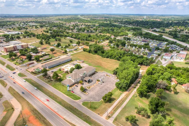 Photo 6 — 2600 S 4th Street, Chickasha, OK 73018