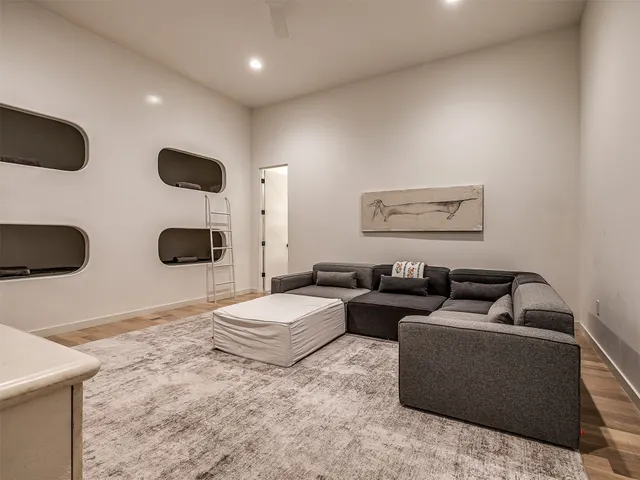 Photo 6 — 105 Lower Greenway, Carlton Landing, OK 74432