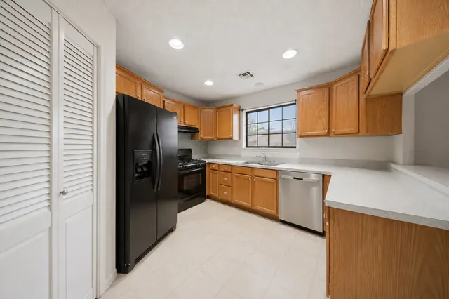 Photo 5 — 319 Mockingbird, Stillwater, OK 74074