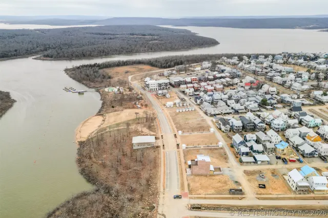 Photo 5 — 61 Water Street, Carlton Landing, OK 74432