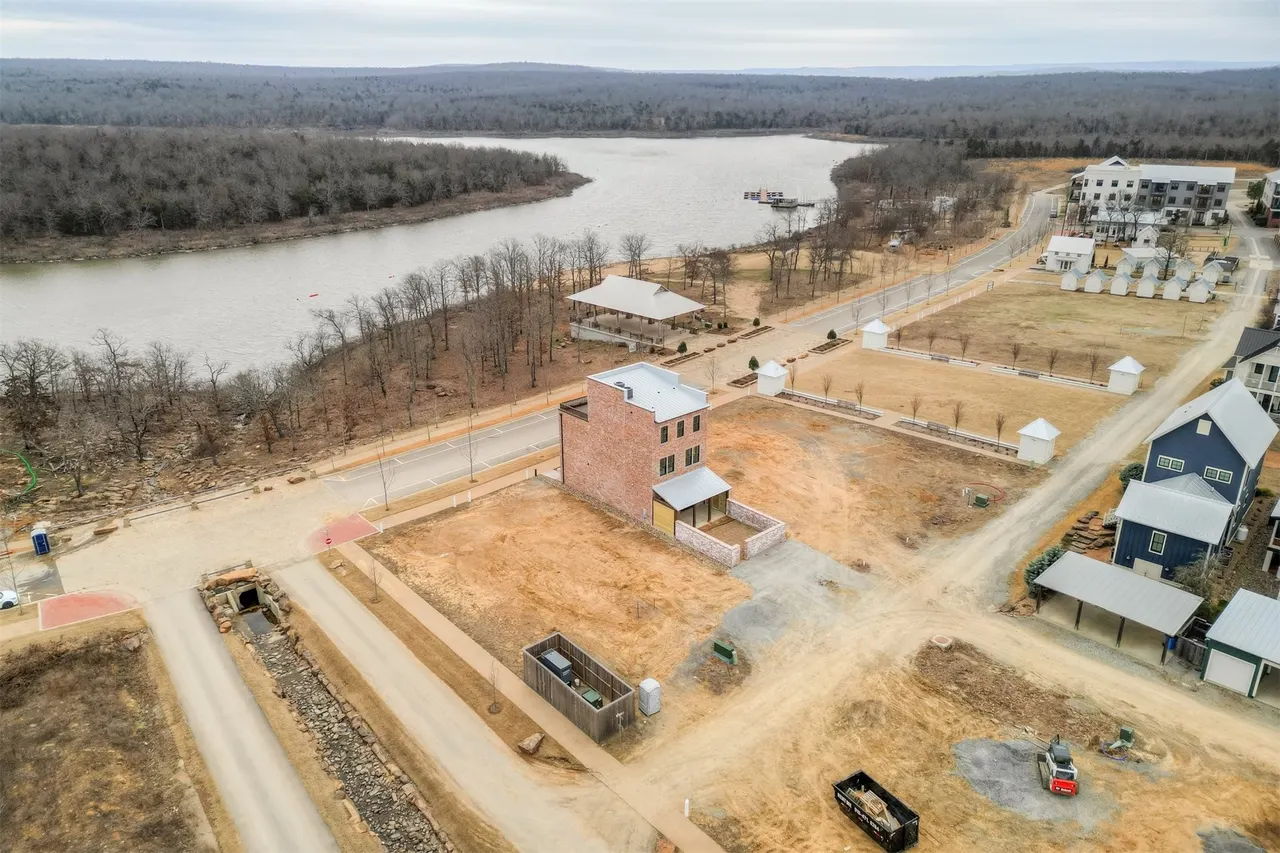 Photo 3 — 63 Water Street, Carlton Landing, OK 74432