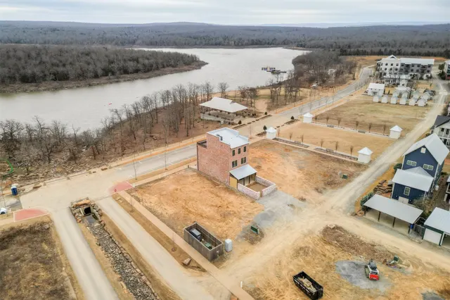 Photo 3 — 63 Water Street, Carlton Landing, OK 74432