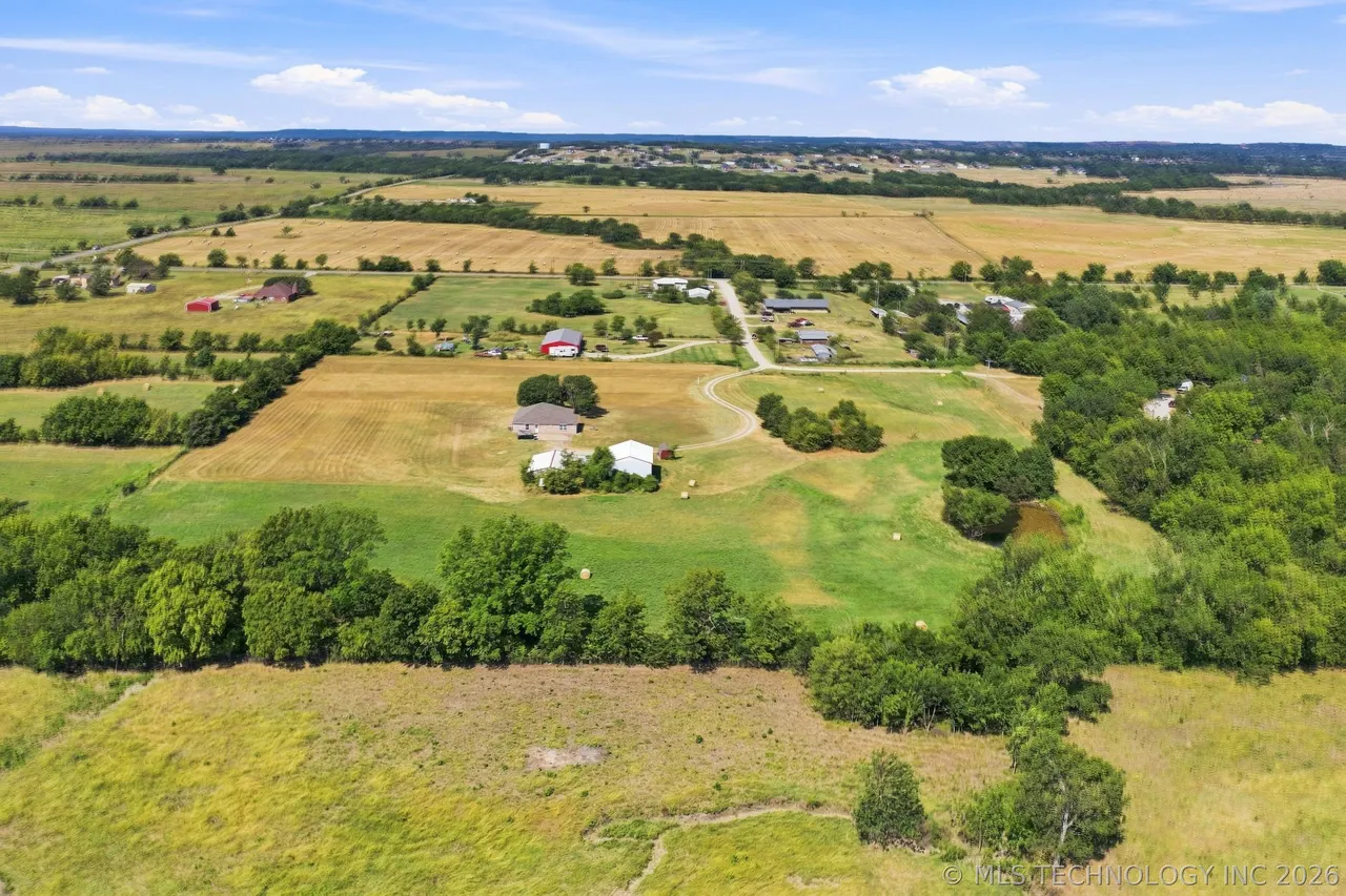 Photo 3 — 400161 W 4080 Drive, Collinsville, OK 74021