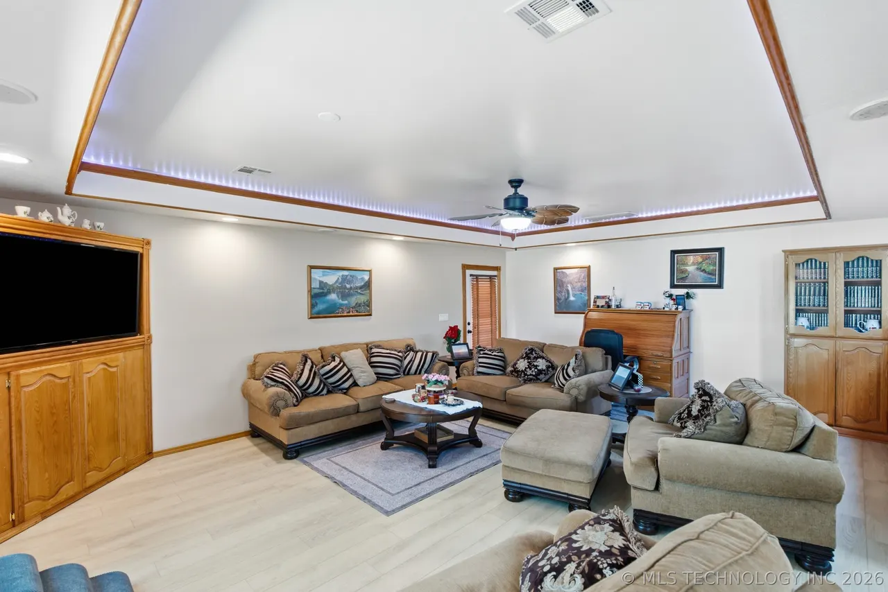 Photo 6 — 400161 W 4080 Drive, Collinsville, OK 74021