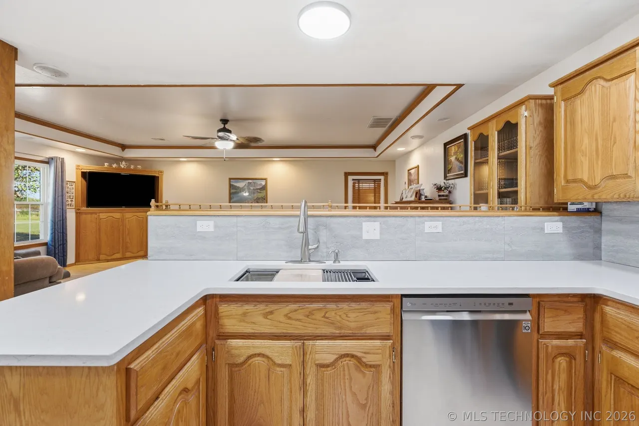 Photo 14 — 400161 W 4080 Drive, Collinsville, OK 74021