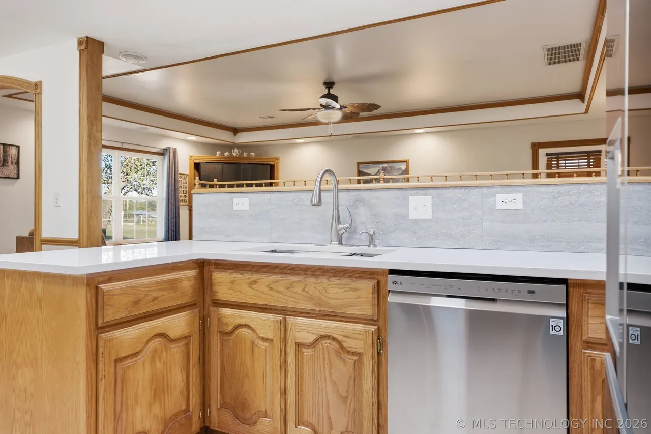 Photo 16 — 400161 W 4080 Drive, Collinsville, OK 74021