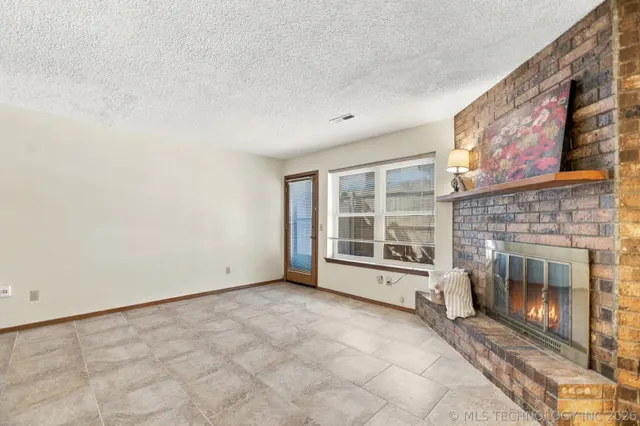 Photo 6 — 8144 E 17th Street E, Tulsa, OK 74112