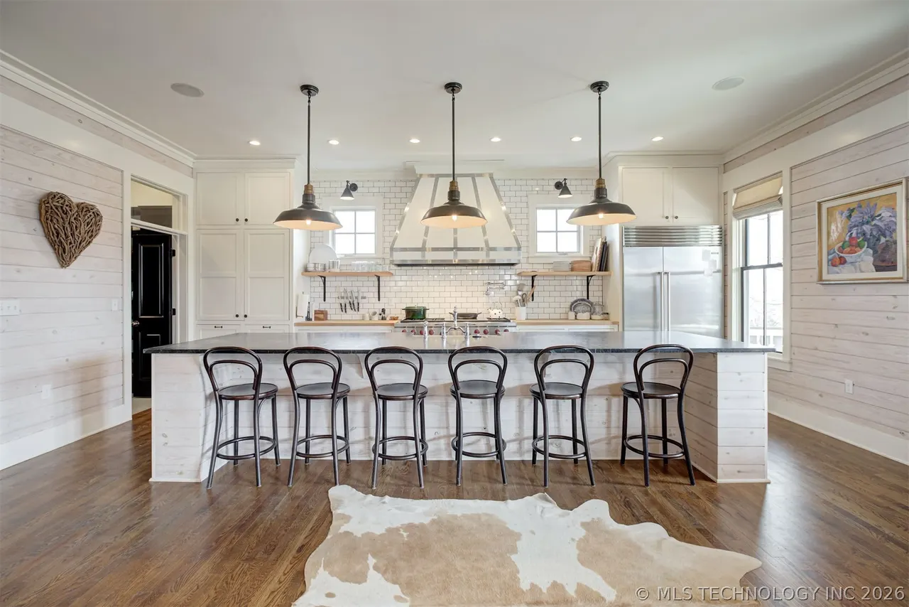 Photo 2 — 31 Boulevard, Carlton Landing, OK 74432