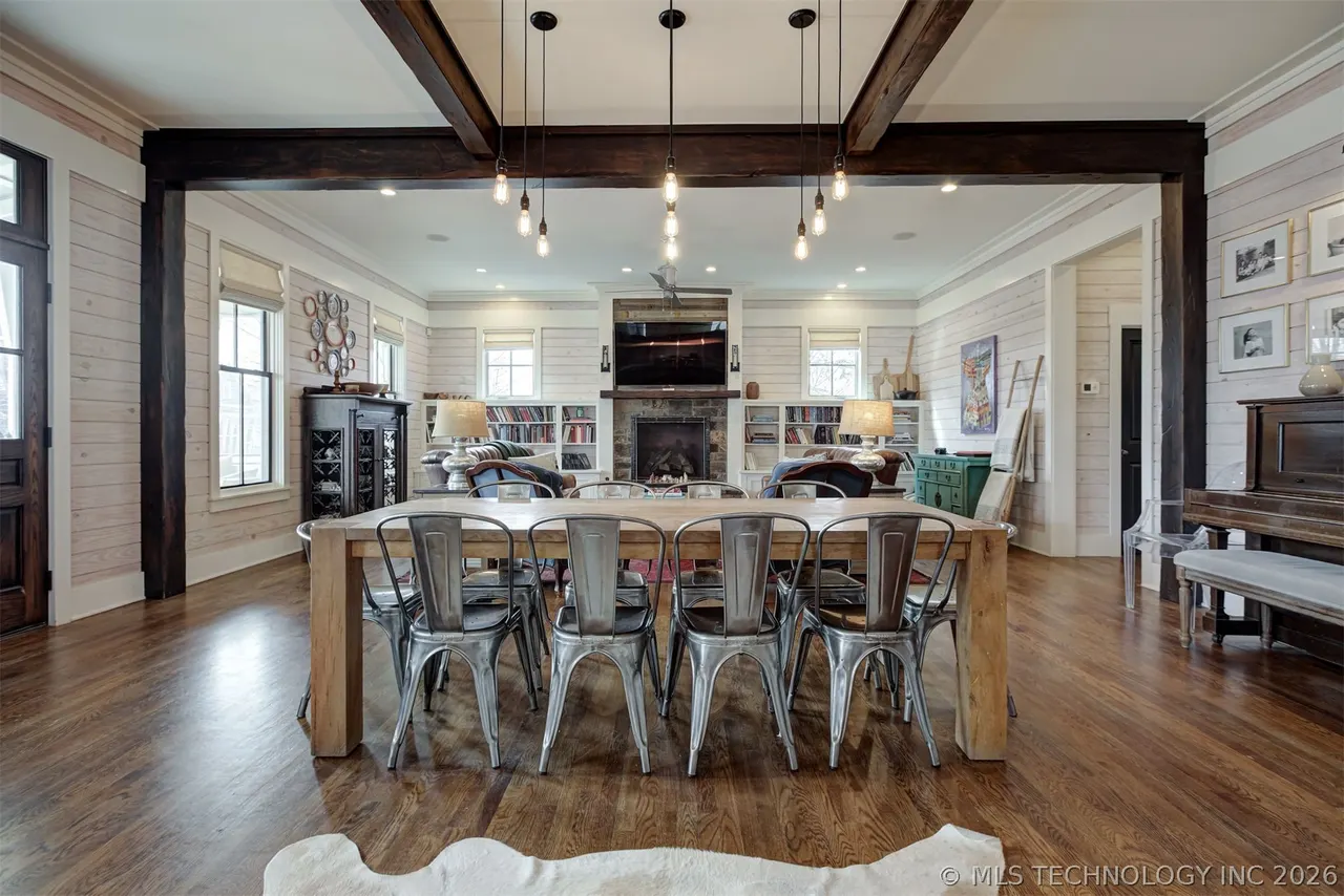 Photo 3 — 31 Boulevard, Carlton Landing, OK 74432