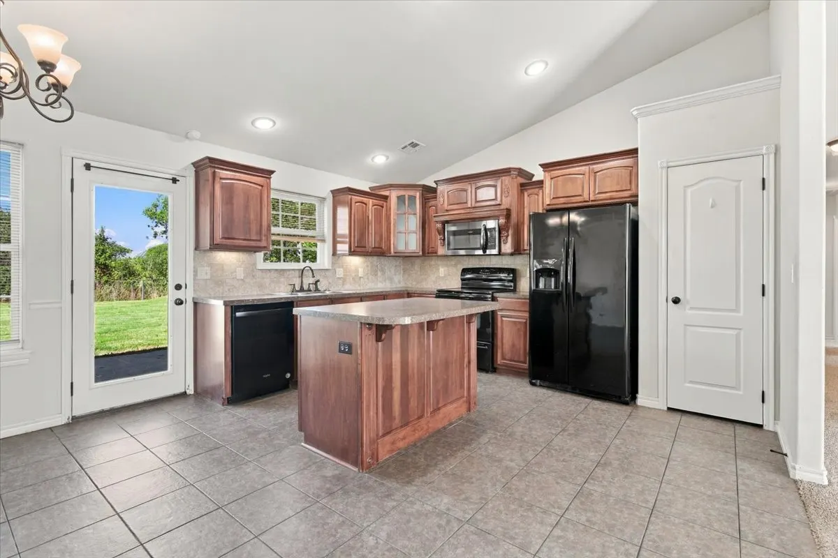 Photo 9 — 18894 S Birch Hollow Way, Claremore, OK 74017