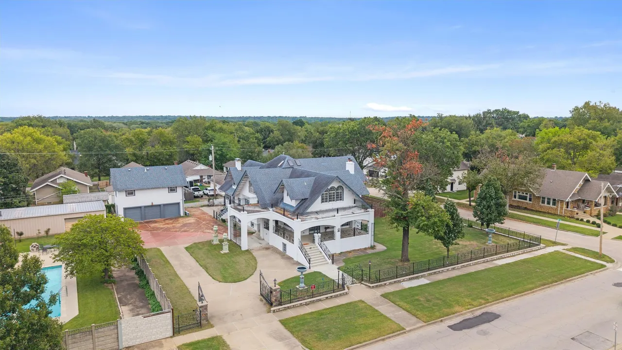 Photo 58 — 1220 S Cherokee Avenue, Bartlesville, OK 74003