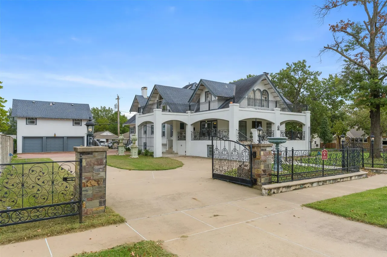 Photo 2 — 1220 S Cherokee Avenue, Bartlesville, OK 74003