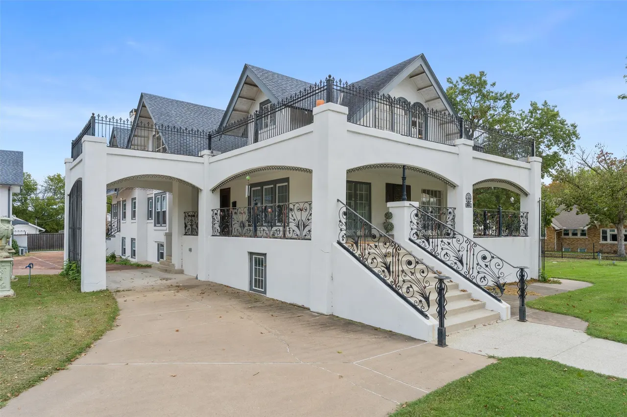 Front exterior — 1220 S Cherokee Avenue, Bartlesville, OK 74003