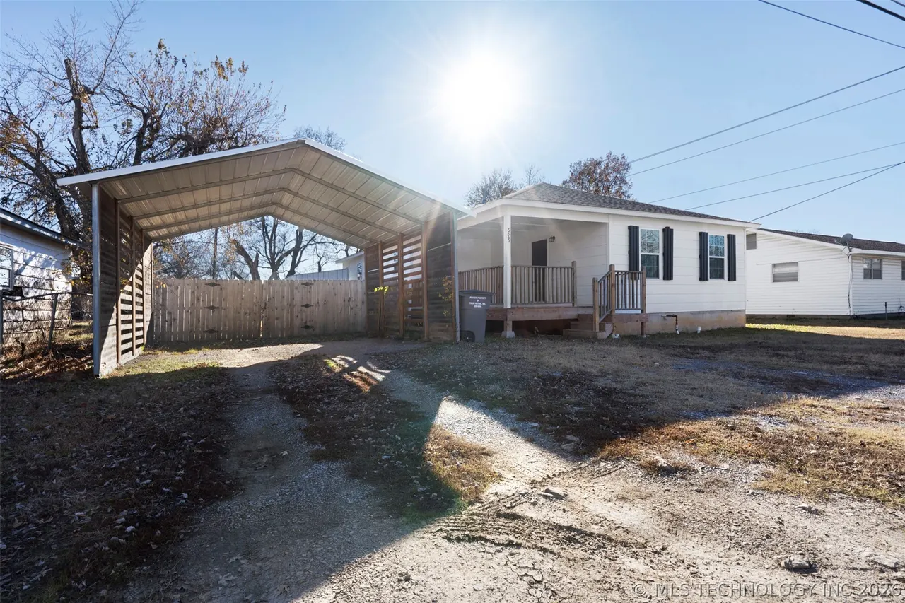 Photo 4 — 525 W Clay Street, Chouteau, OK 74337