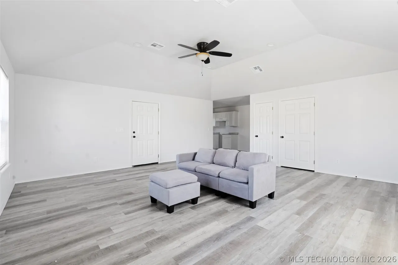 Photo 18 — 525 W Clay Street, Chouteau, OK 74337