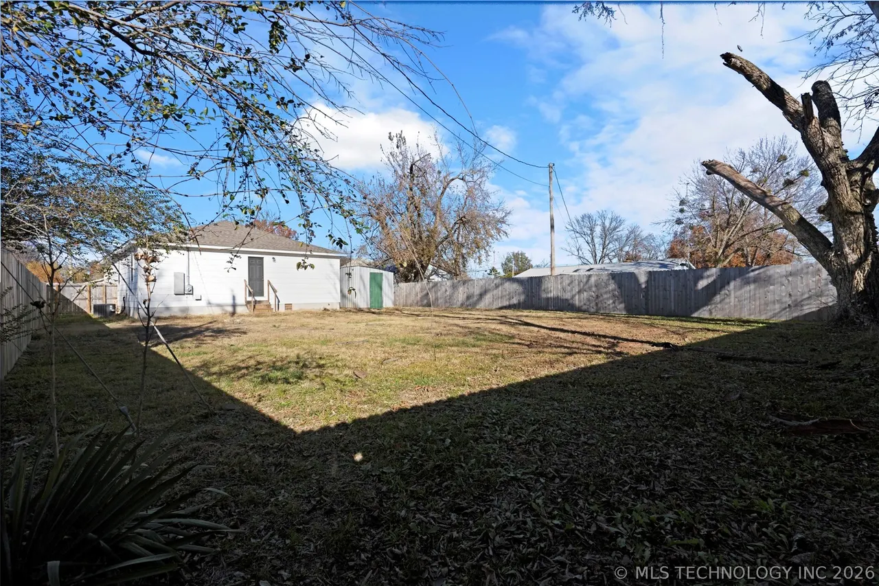 Photo 21 — 525 W Clay Street, Chouteau, OK 74337