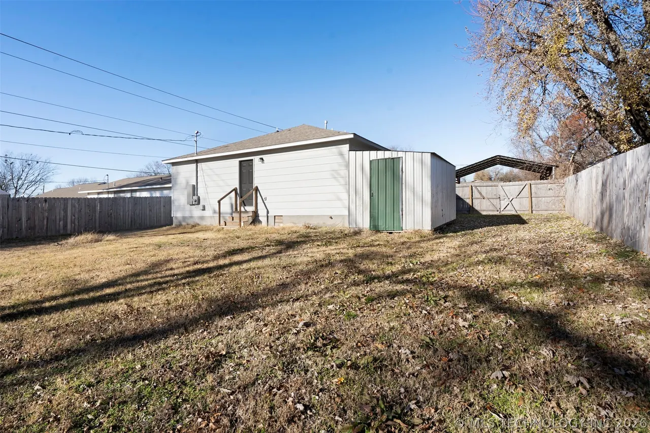 Photo 23 — 525 W Clay Street, Chouteau, OK 74337