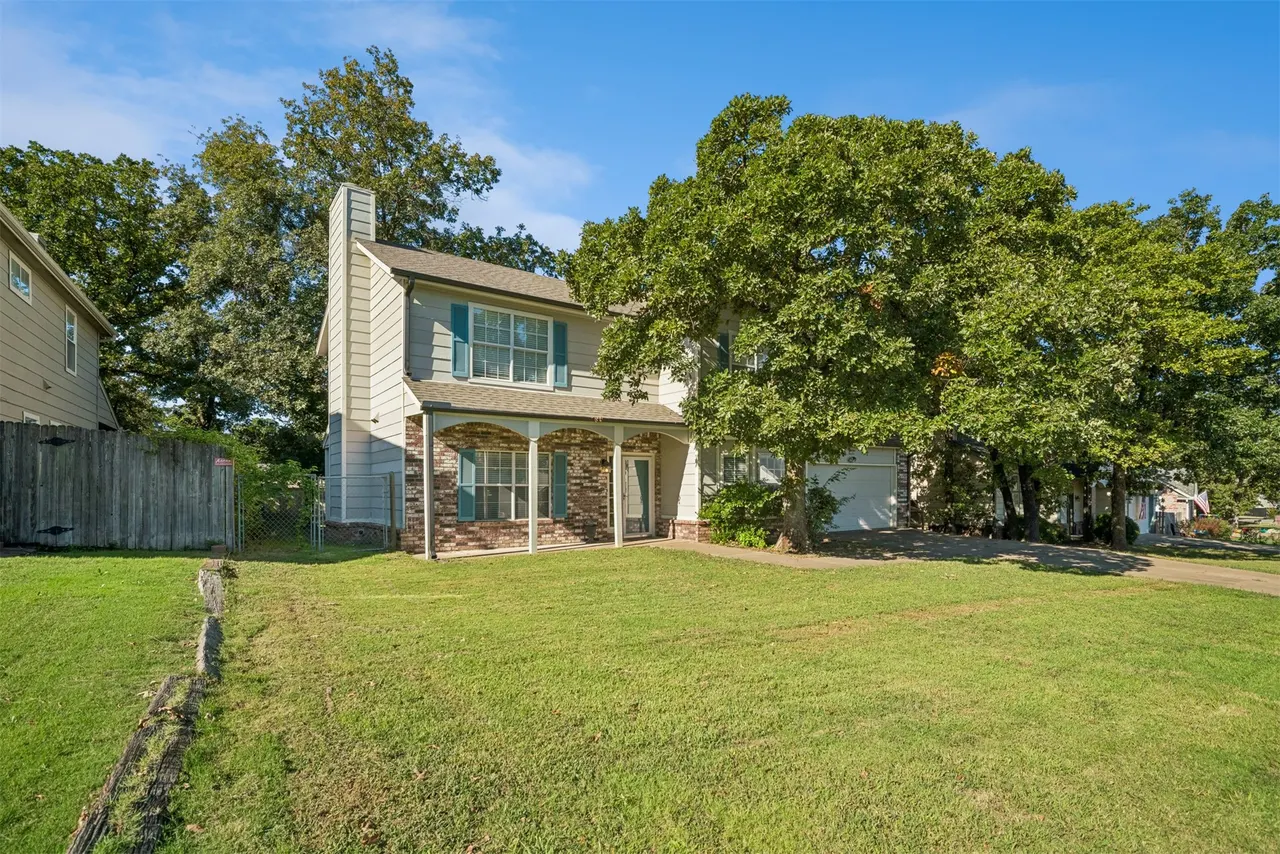 Front exterior — 3726 S Rolling Oaks Drive, Tulsa, OK 74107