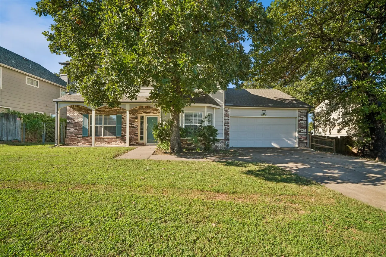 Photo 2 — 3726 S Rolling Oaks Drive, Tulsa, OK 74107