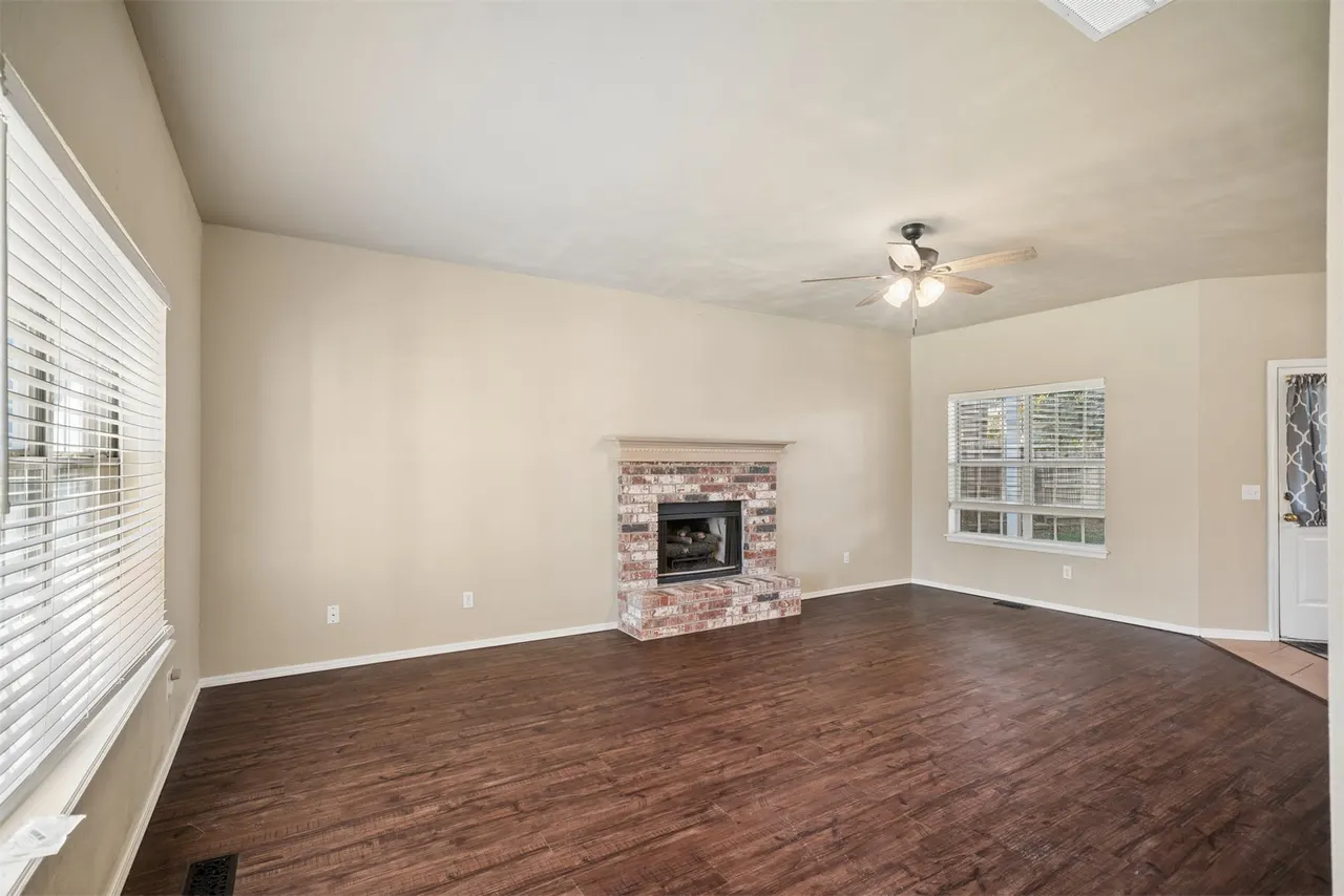 Photo 9 — 3726 S Rolling Oaks Drive, Tulsa, OK 74107