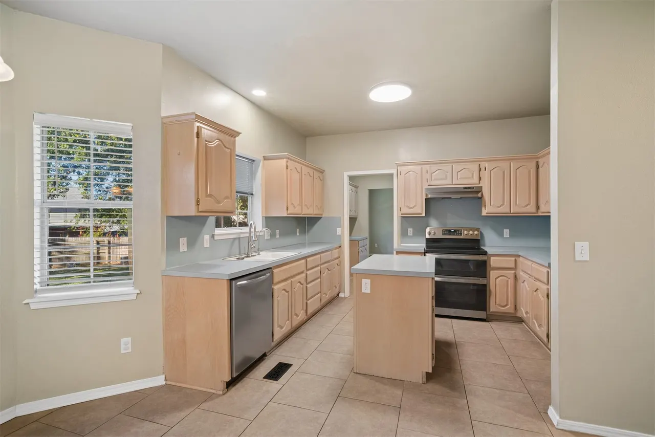 Photo 16 — 3726 S Rolling Oaks Drive, Tulsa, OK 74107