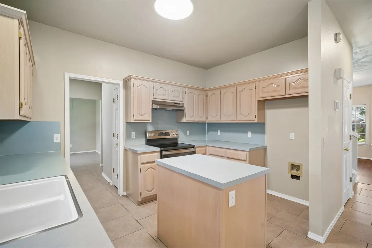 Photo 17 — 3726 S Rolling Oaks Drive, Tulsa, OK 74107