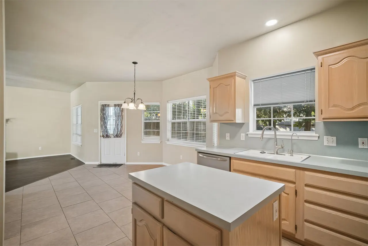 Photo 19 — 3726 S Rolling Oaks Drive, Tulsa, OK 74107