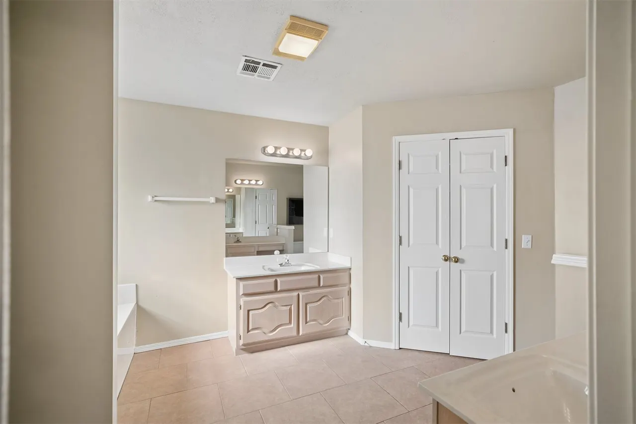 Photo 33 — 3726 S Rolling Oaks Drive, Tulsa, OK 74107