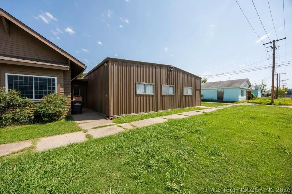 Photo 23 — 218 S Creek Avenue, Bartlesville, OK 74003