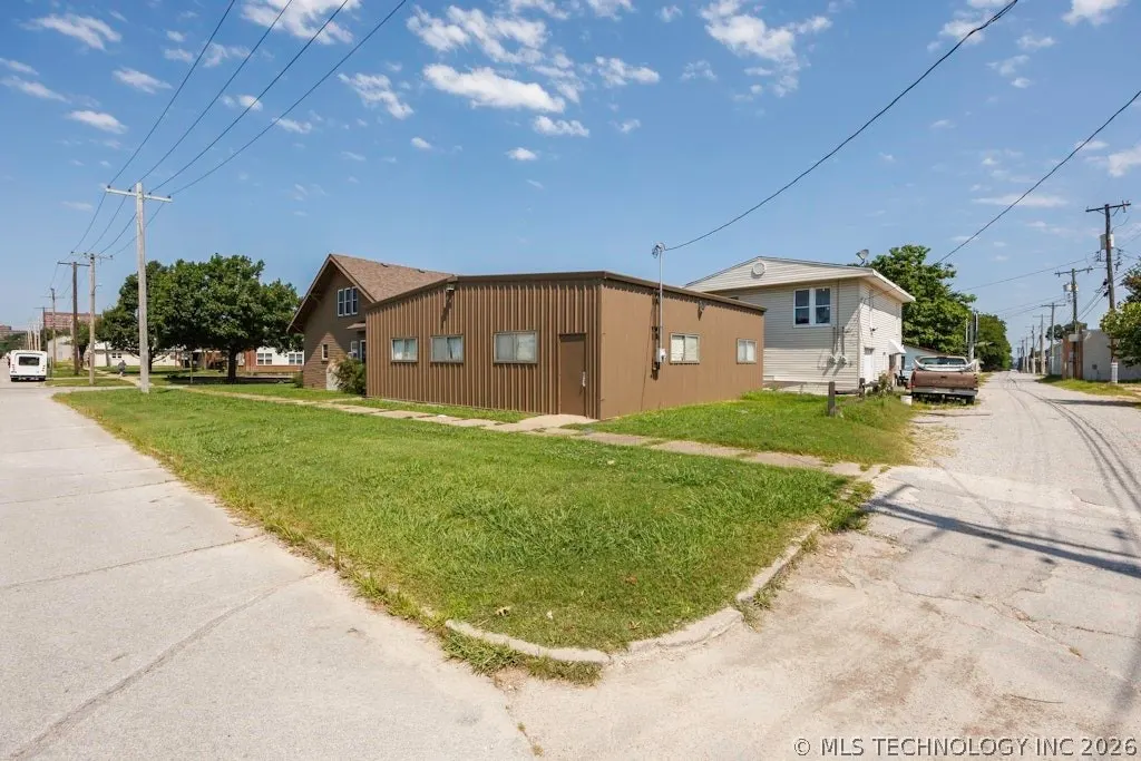Photo 24 — 218 S Creek Avenue, Bartlesville, OK 74003