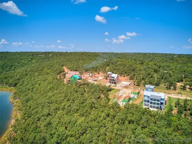 Photo 3 — 115 Lower Greenway, Carlton Landing, OK 74432