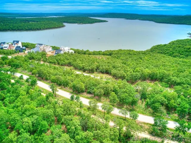 Photo 6 — 115 Lower Greenway, Carlton Landing, OK 74432