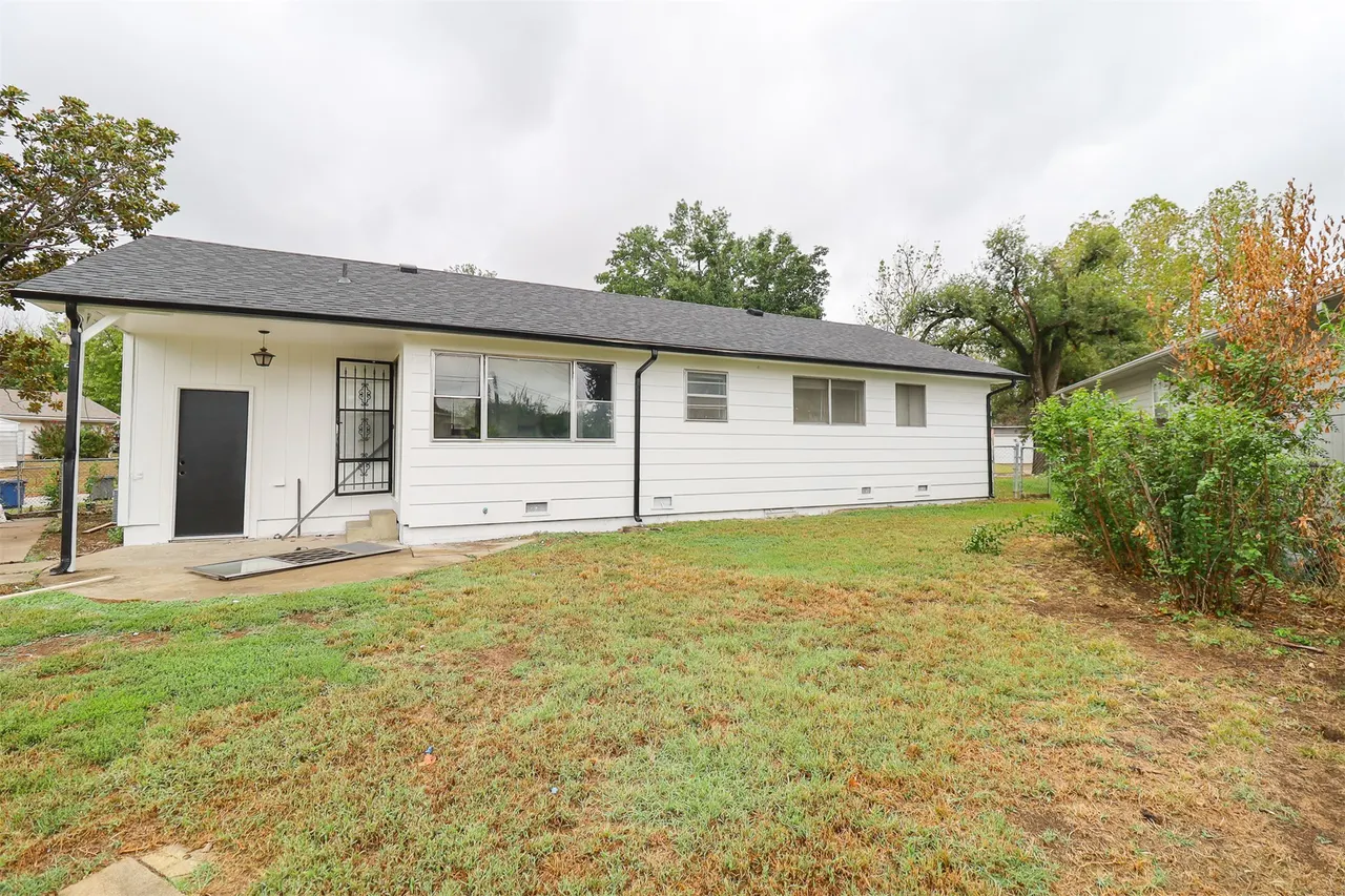 Photo 9 — 5797 E 26th Street, Tulsa, OK 74114