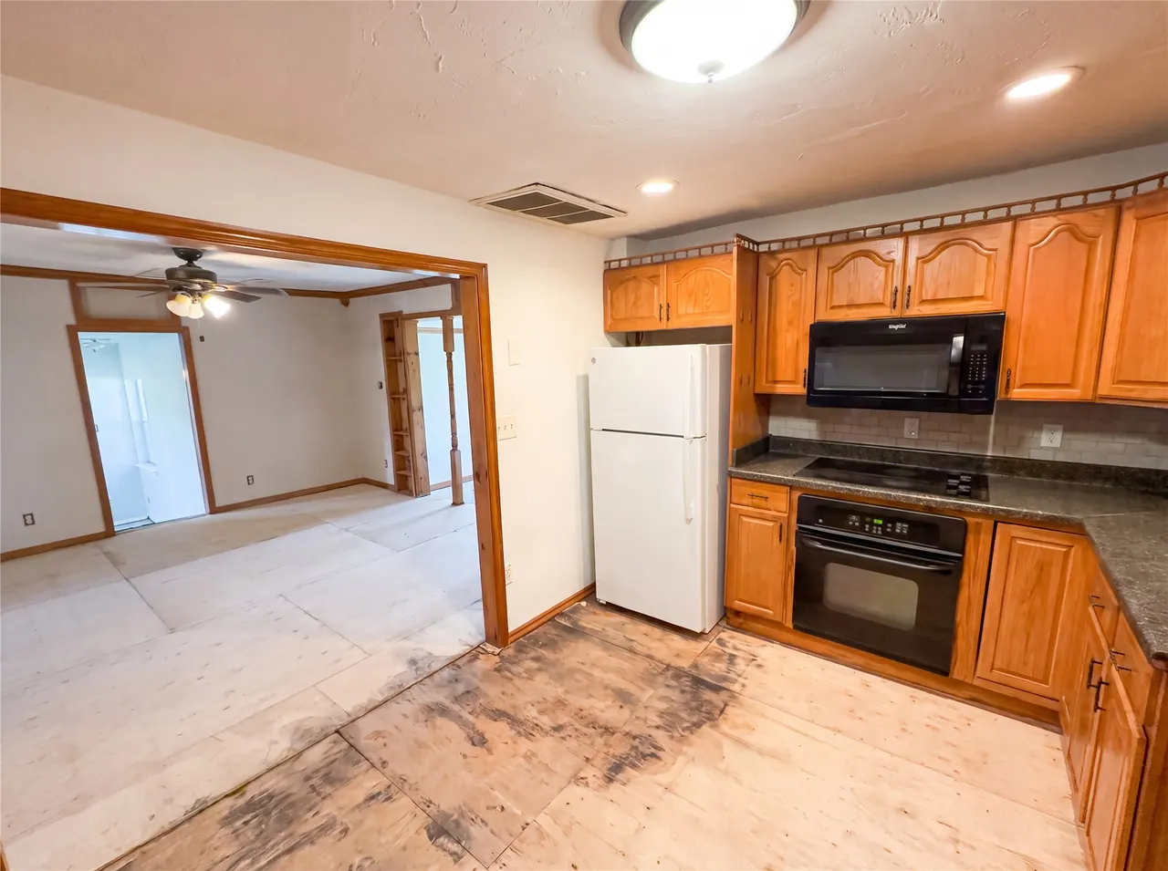 Photo 6 — 20509 E Reno Avenue, Harrah, OK 73045