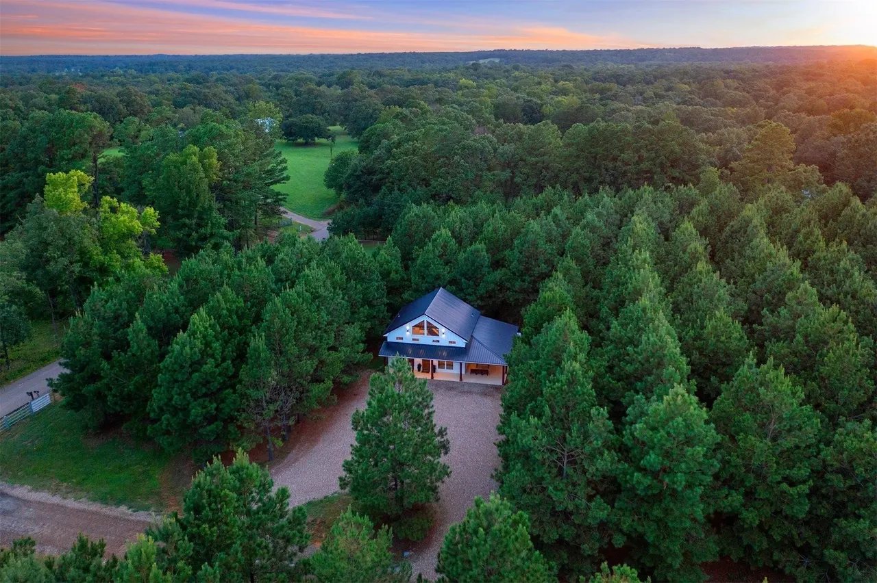 Photo 3 — 2690 Sweet Home Road, Broken Bow, OK 74728