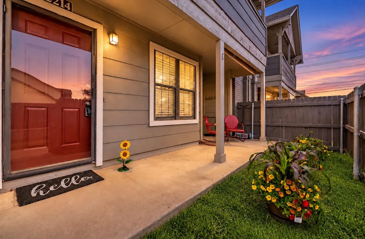 Front exterior — 9036 College Avenue 2214, Tulsa, OK 74137