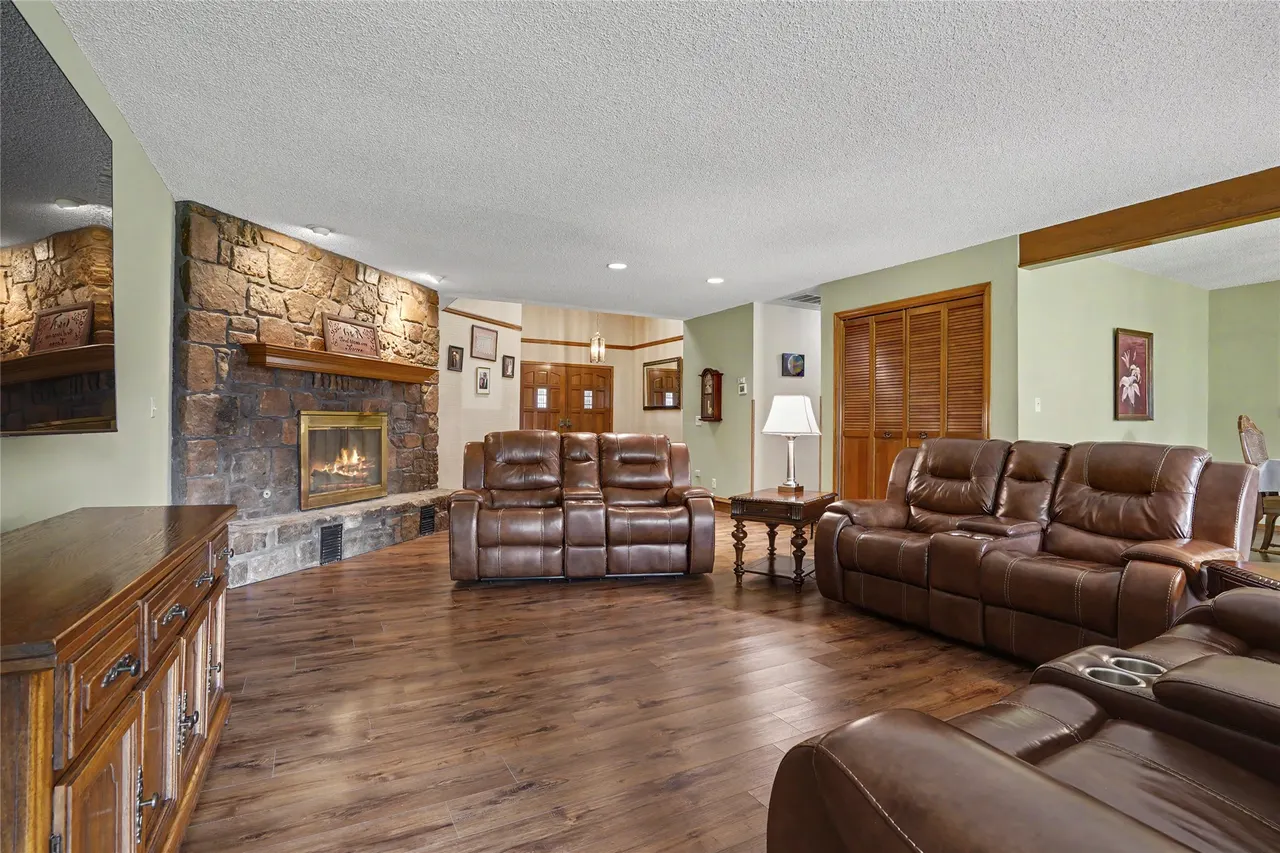 Photo 7 — 8401 Fairway Place, Broken Arrow, OK 74011