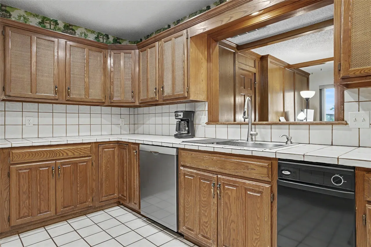 Photo 13 — 8401 Fairway Place, Broken Arrow, OK 74011