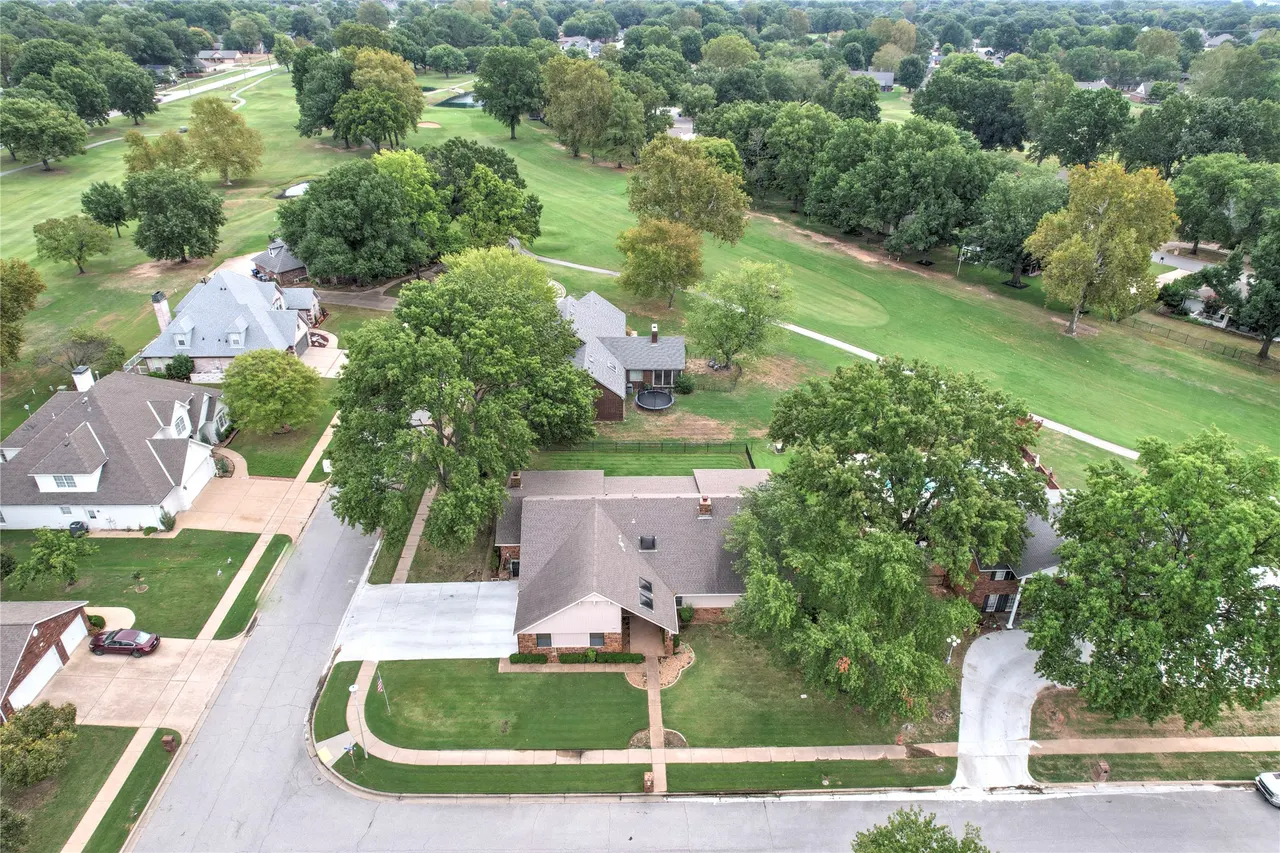 Photo 39 — 8401 Fairway Place, Broken Arrow, OK 74011